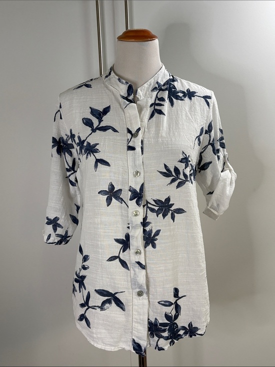 Made in Italy Tops - White & Navy Floral Italian Linen Button-Down Shirt M
